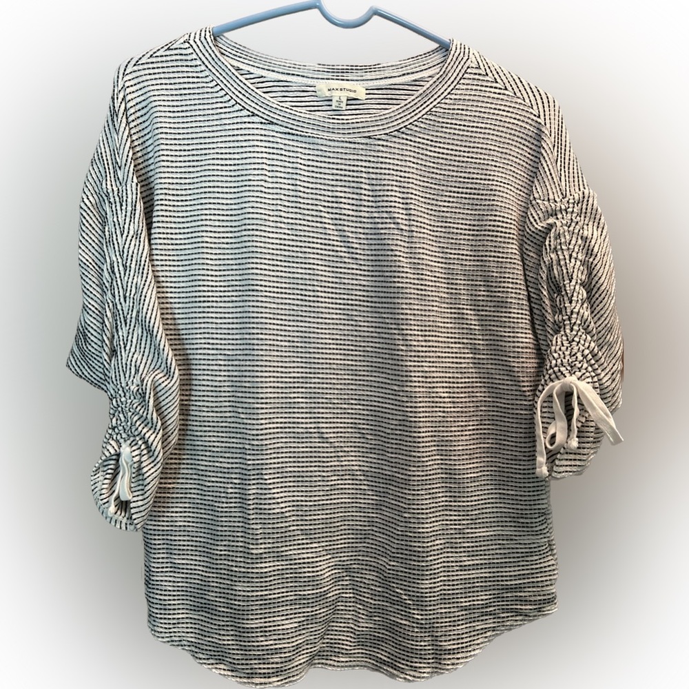 Max Studio black and white top with tie sleeves